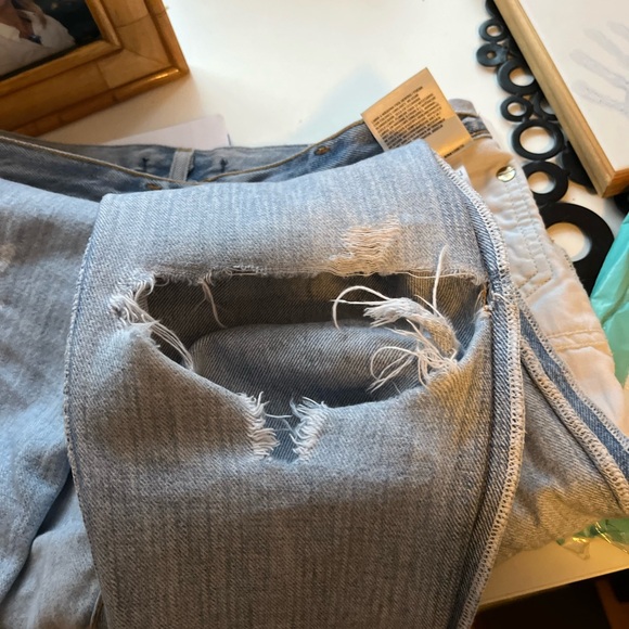 Agolde Riley Ripped Cropped Jeans - Picture 8 of 8